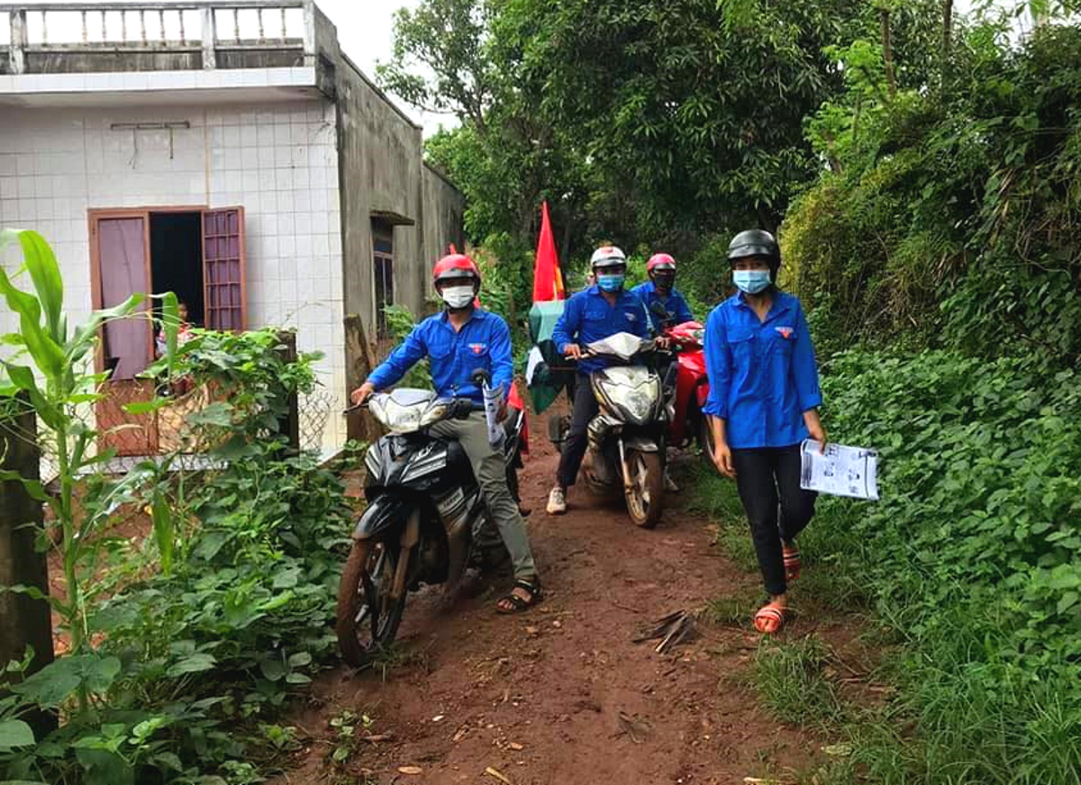 “Biệt đội” áo xanh chung tay phòng chống dịch (10/8/2020)